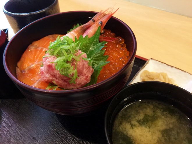 海鮮丼の写真